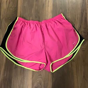 Women Plus Nike Tempo Short 3X